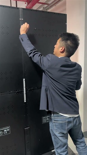 The led poster screen that can be spliced at will is a large led screen. #leddisplay #ledposter