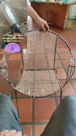 Tejido de Mimbre con Botellas Recicladas