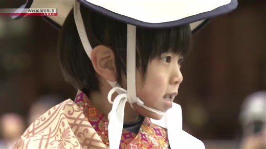 Tokyo: Trẻ em trải nghiệm cưỡi ngựa bắn cung tại Đền Rokugo Như thông lệ mỗi năm, vào ngày 7/1, Đền Rokugo ở Tokyo lại rộn ràng tiếng reo vui khi các em nhỏ khoác trang phục võ sĩ samurai, cưỡi ngựa gỗ và bắn những mũi tên đầu năm trong sự kiện mang ý nghĩa cầu chúc trẻ em khôn lớn khỏe mạnh và gặp nhiều may mắn. Xem các video khác: https://www3.nhk.or.jp/nhkworld/vi/news/programs/special.html | NHK WORLD-JAPAN Vietnamese