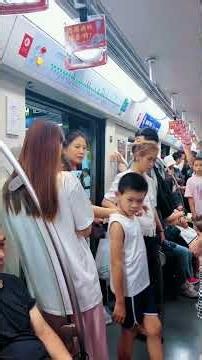 Đi tàu điện ngầm ở Bắc Kinh, Trung Quốc có gì lạ?