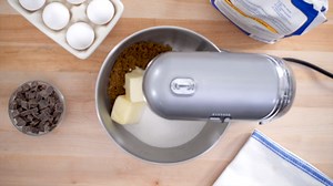 Dash Stand Mixer (Electric Mixer for Everyday Use): 6 Speed Stand Mixer with 3 qt Stainless Steel Mixing Bowl, Dough Hooks & Mixer Beaters for Dressings, Frosting, Meringues & More - Black