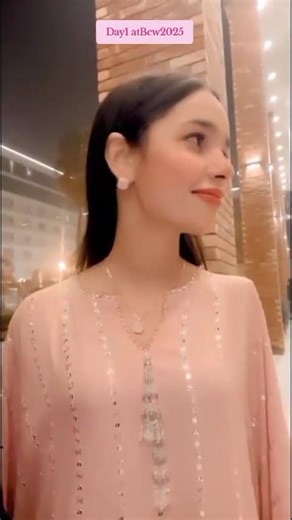 DAE amputee armless girl #doublearmamputee #DSD #noarms