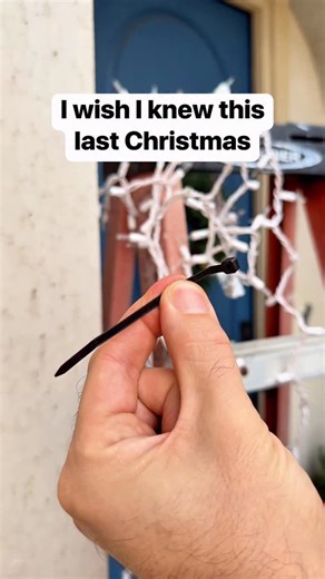 Liz Richards | Daily Original Vids on Instagram: "How I put up my outdoor Christmas lights on a stucco house 🏠✨ #christmaslights #diy #outdoorlights #stucco This video is for entertainment purposes only. Always handle tools carefully and follow manufacturer guidelines when putting up your outdoor lights"