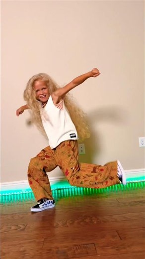 DAI DAI DANCE CHALLENGE! #shorts Want to learn the full routine? Click the "Related Video" #daidai