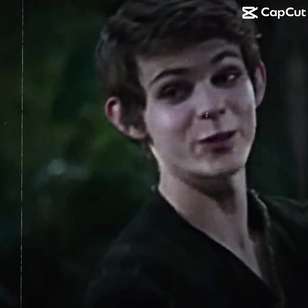 Exploring Robbie Kay's Role as Peter Pan in OUAT