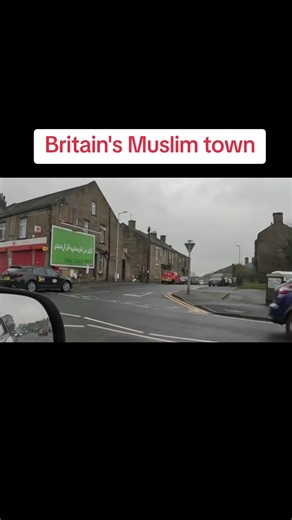 Exploring Britain's Pakistani Majority Town: A Cultural Journey