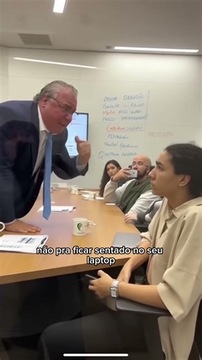 O chefe SURTOU pq ele usa essa IA no trabalho😱 #ia #trabalho #react #dev #agent