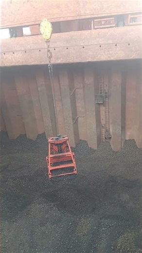 PEMINDAHAN MUATAN BATUBARA DARI PALKA KAPAL CURAH KE TONGKANG