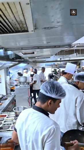 Where chefs don't just cook - they expose each other's secrets! 😜🍳 From kitchen fights to funny fails — every reel is full of drama, chugli, and laughter! 🤭🔥 👉 Watch till the end — you’ll relate if you’ve ever worked in a kitchen! 🎯 Tag your chef friend who’s always gossiping! 💬 Comment below — who’s the real Kitchen King today? 👑 #PolKholChefs Pol Khol Chefs #PolKholChefs #ChefKiKutai #FunnyChefs #KitchenComedy #DesiChefs #CookingGoneWrong #KitchenDrama #FoodComedy #ChefLife #KitchenSec