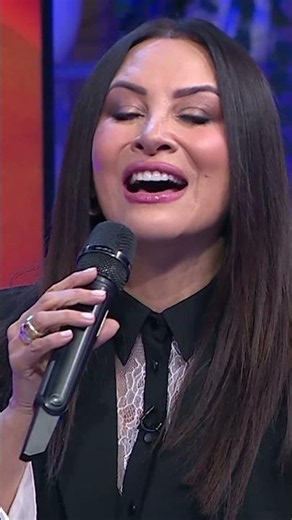 She made us all sing! Myriam Hernández visits Mucho Gusto