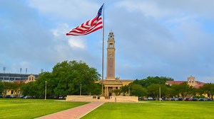 LSU offering freshmen $3,000 not to live in dorms this semester