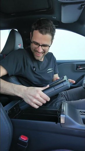 💡You can flip the middle console of the the all-new Toyota RAV4!