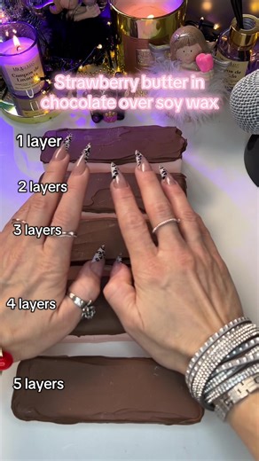 Soy wax with a chocolate coating crunches in a completely different way. First, the hard chocolate layer breaks — sharp and dry. Then the soft soy wax gives in, creating a deeper, more muted crack. The contrast between layers creates a double sound: a quick snap on top and a deeper break inside. Cooling makes the texture denser and the crunch more pronounced. Every press sounds different because the layers don’t break at the same time. #chocolate #squishtok #butterasmr #soywax #fyp