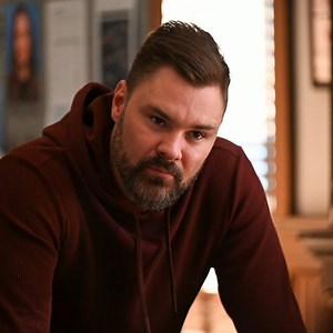 5K views · 55 reactions | Patrick Flueger, one of "Chicago P.D."'s original cast members, shares his thoughts on why the show continues to be such a hit after 11 seasons! Chicago P.D. airs Wednesdays at 10/9c on NBC, and episodes start streaming the following day on Peacock. #PatrickFlueger #ChicagoPD #OneChicago #tvnews | Hollywood Outbreak | Facebook