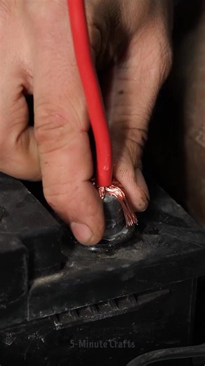 How to secure a loose battery cable | 5-Minute Crafts Men