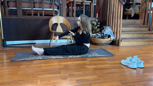 ATKINGDOM / AMK EMPIRE on Instagram: "Here's another behind the scenes look at @selina.imai, warming up on set for a hot yoga session 😉 The full vid is waiting over on ATK Exotics and she has another one on the way! Link in bio 🤫 #behindthescenes #BehindTheScenes #prettygirl #bts #stretch #yoga #workout #modeling"