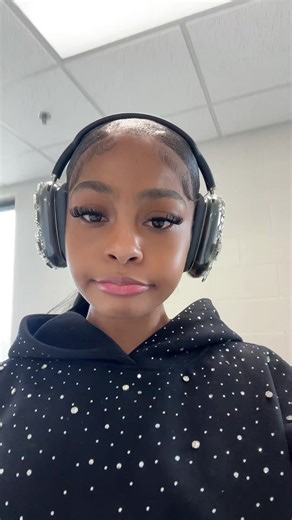 chloe (@xdr.chloee)’s video of airpod case