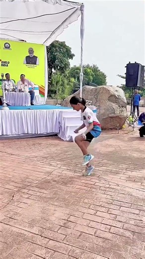 Girl doing Single Rope Speed Sprint (SRSS) #skipping