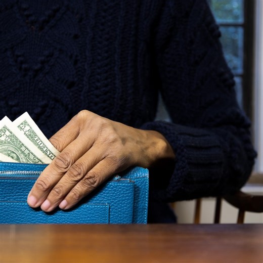 Should You Bring Cash When You Travel? And What About Exchanges?