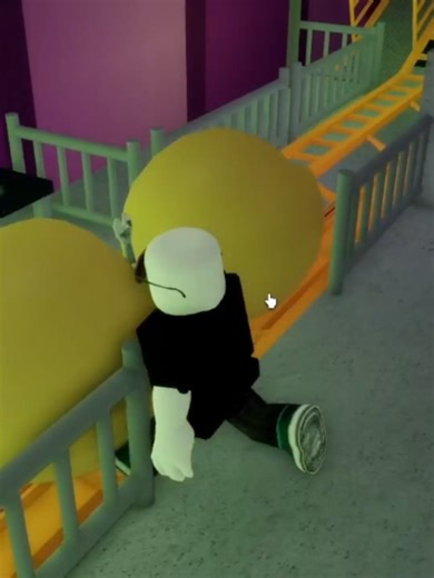 Acting Like a NOOB in Roblox Piggy - Server Wiping Fun!