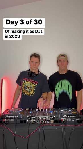 22K views · 372 reactions | DJs will put anything before drop these days 臘‍♂️ #musicproducer #dj #musicproduction | Smalltalk | Facebook