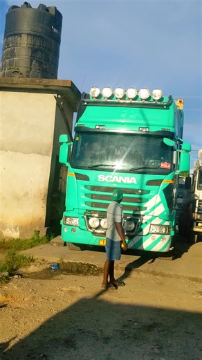 Con Boi tz tz (@con.boi.tz.tz)’s videos with Nyerere - Msamiati