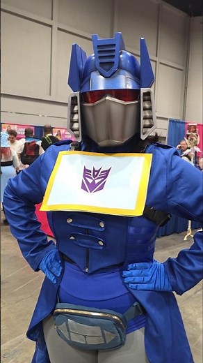 Best Soundwave Cosplay Ever? 🤖 Transformers Icon Comes to Life at Animate! Orlando | 4GQTV