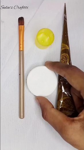 easy floral mehndi hack with bottle cap