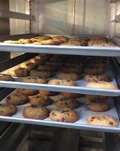 HAPPY NATIONAL CHOCOLATE CHIP DAY #🍪 | Hot Box Cookies