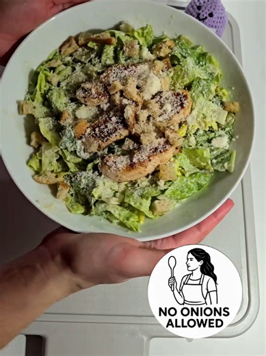 I absolutely love Caesar salad. Honestly, I could eat it every day 🥗 Over time, I started experimenting in my kitchen, mixing different ingredients and adjusting the flavours until I found the taste I truly love. This is my own version of a Caesar salad; simple, full of flavour, and of course… No Onions Allowed 😉 Serves 2 Dressing (for 2 portions) In a bowl, simply mix: • 6-8 tbsp mayonnaise • 1 tbsp Dijon mustard • 2–3 tbsp olive oil • A few drops of Worcestershire sauce • 1 tsp honey • 2- 3 