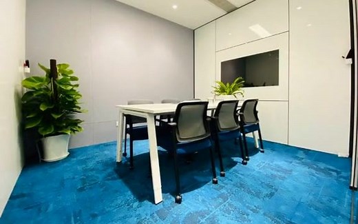 你以为办公室面积小，就只能这样设计吗？不！小面积办公空间也可以功能齐全。