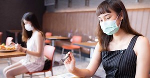 Masque nasal : quelle est cette protection conçue pour être portée pendant les repas ?