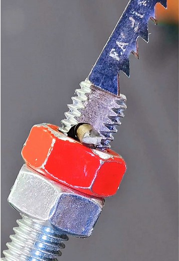 Pocket Handsaw DIY Guide: Quick & Simple Tool Tour