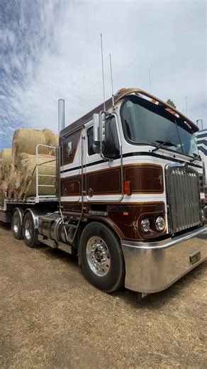 104 Kenworth Australia: A Clean Ride for Aussie Hay Runners