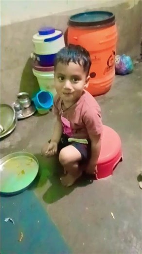 यह देखो हमारे दोनों बच्चे और जी