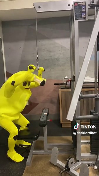 Entrenamiento de Peely en Fortnite