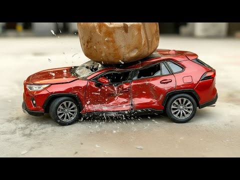 Crashing Toyota Highlander Diecast Model - Slowmotion Car Crash Test RP