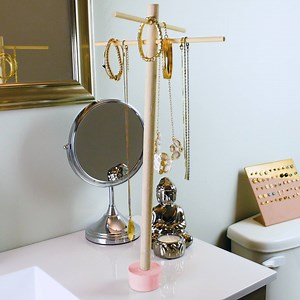 184K views · 1.2K reactions | Keep your jewelry organized and knot free with this DIY jewelry tree! #crafty | Crafty | Facebook