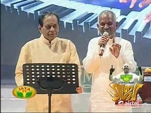 Chinna Kannan Azhaikiran - Ilayaraja concert