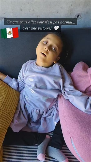 Le combat d'alya on Instagram: "Ces derniers jours ont profondément bouleversé notre cœur. Aujourd’hui, je peux le dire avec beaucoup d’émotion : Alya va mieux. Jour après jour, nous voyons des changements qui comptent énormément pour nous. Alya dort désormais de très belles nuits sans mélatonine, des nuits calmes et réparatrices, comme si son corps trouvait enfin un apaisement. Au réveil, elle est plus éveillée, plus attentive, et surtout plus réactive à ce que nous lui disons. Elle est plus pr