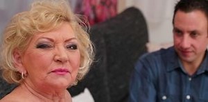 Chubby Ilya shows a young man how mature women have sex - FoxPorns.Net