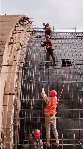 Curved steel form-work construction process for the tunnel