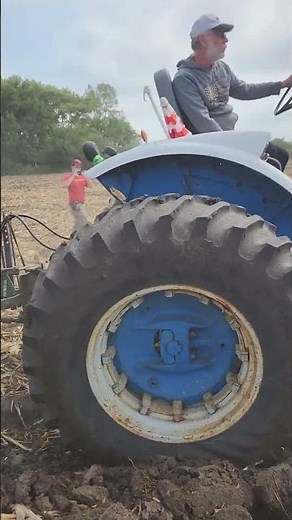 FORD 8000 Plowing at the Half Century of Progress 2023‪@imatractorholic3006‬
