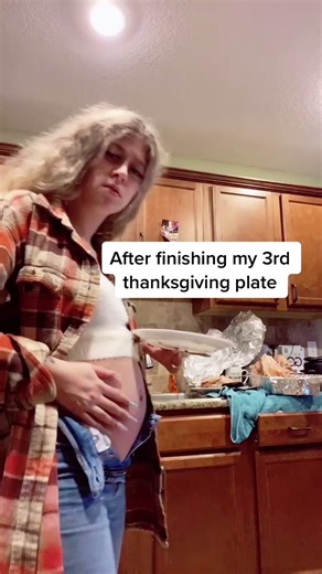 Dealing with Thanksgiving Food Baby: Tips and Tricks
