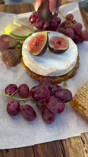 Baked Brie with Fig Jam 🍂 Easy Holiday Appetizer Everyone Loves | Gluten-Free Friendly #ad