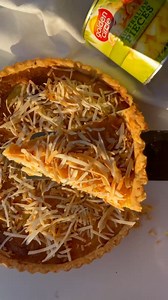 @hoda_alzubaidi calls this pineapple & coconut pina colada tart...