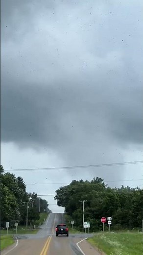 Apparent tornado spotted in Prairie du Sac, Wisconsin