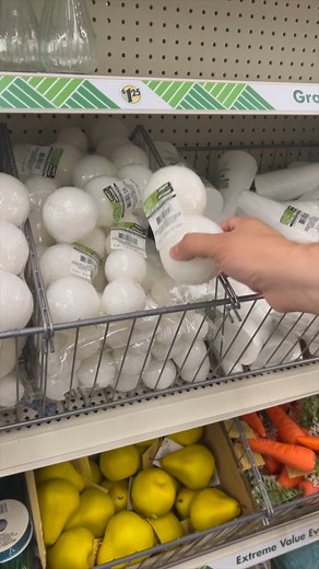 63K views · 146 reactions | The CUTEST summer wreath ideas! 來️ | DIY with Hometalk | Facebook