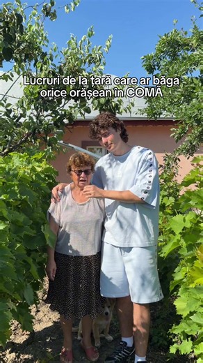 Bunica arată grădina ei: tur simplu al grădinii bunicii