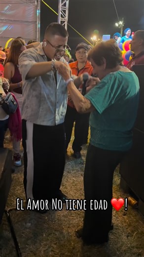 Los Hermanos Medina on Instagram: "Así se goza la Cumbia de Moda.. Ya No Queda Nada❤️ #Felicidad #baile #Amor"